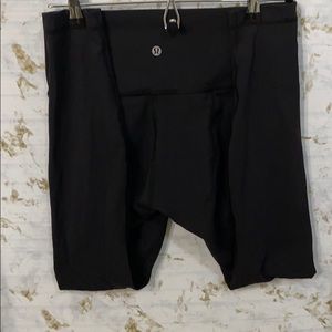 size 6 black lulu lemon leggings